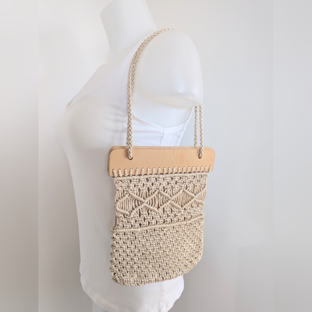 Vintage Cream Macrame/Crochet And Wood Handbag